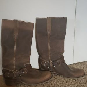 Oak tree boots